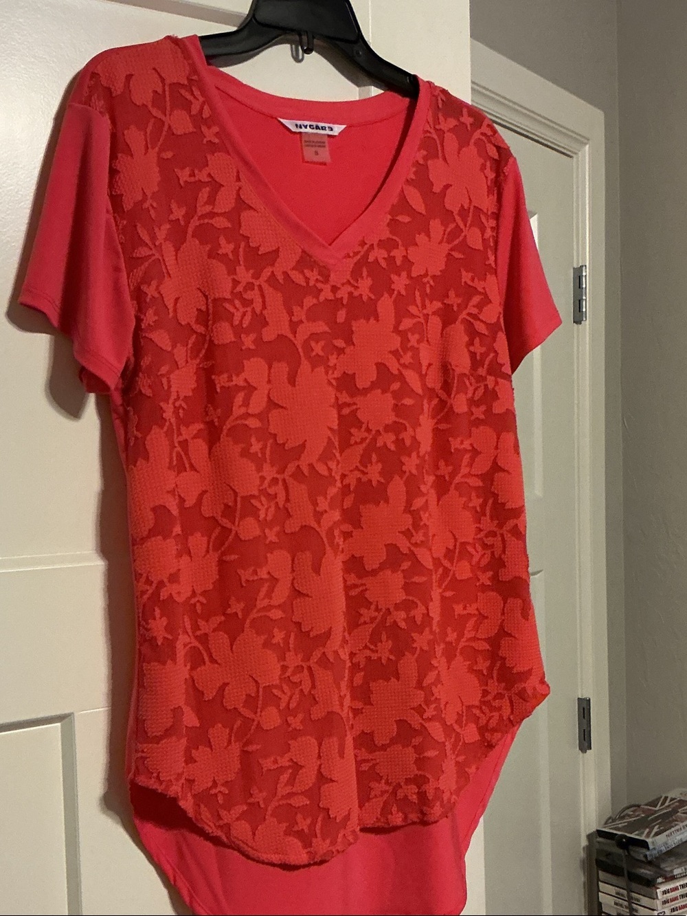 Peter Nygard Red Floral Lace V-Neck Short Sleeve Top